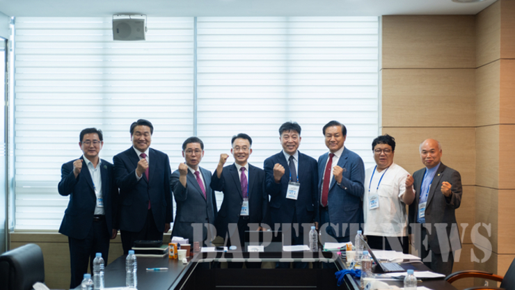 장경동·이욥 목사 114차 의장단 선거 총회장 예비후보 등록